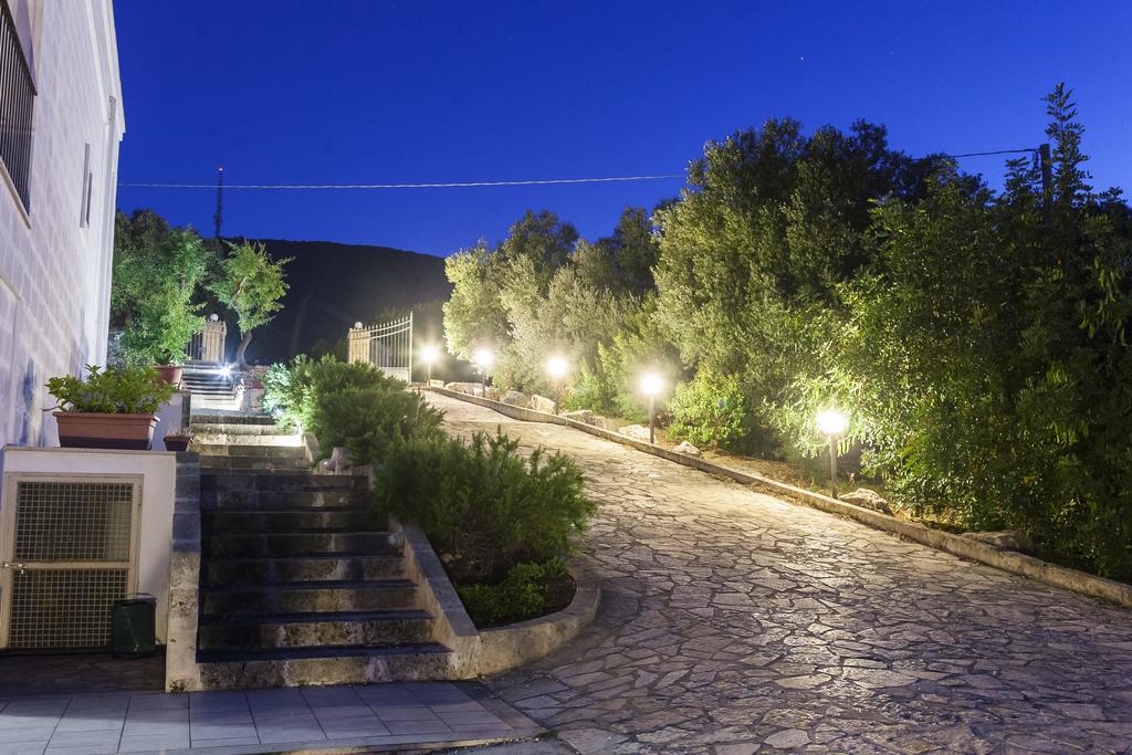 B&B Pozzo Di Luce (Adults Only) Монополи Екстериор снимка