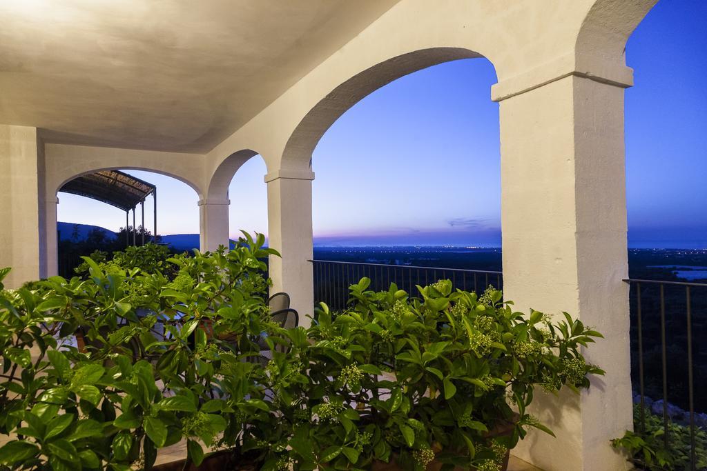 B&B Pozzo Di Luce (Adults Only) Монополи Екстериор снимка